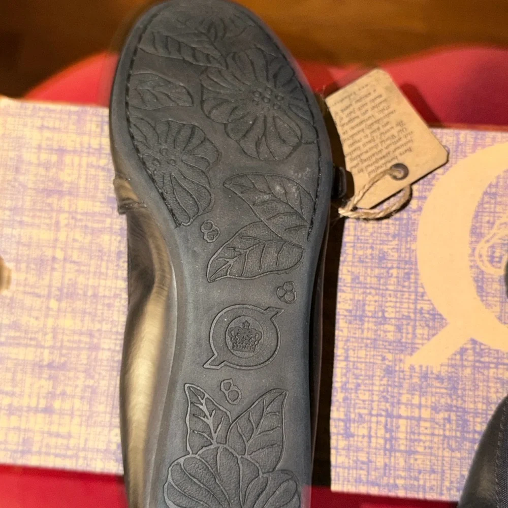 Born Black Leather Mary Jane Flats with Buckle Strap - Picture 13 of 13